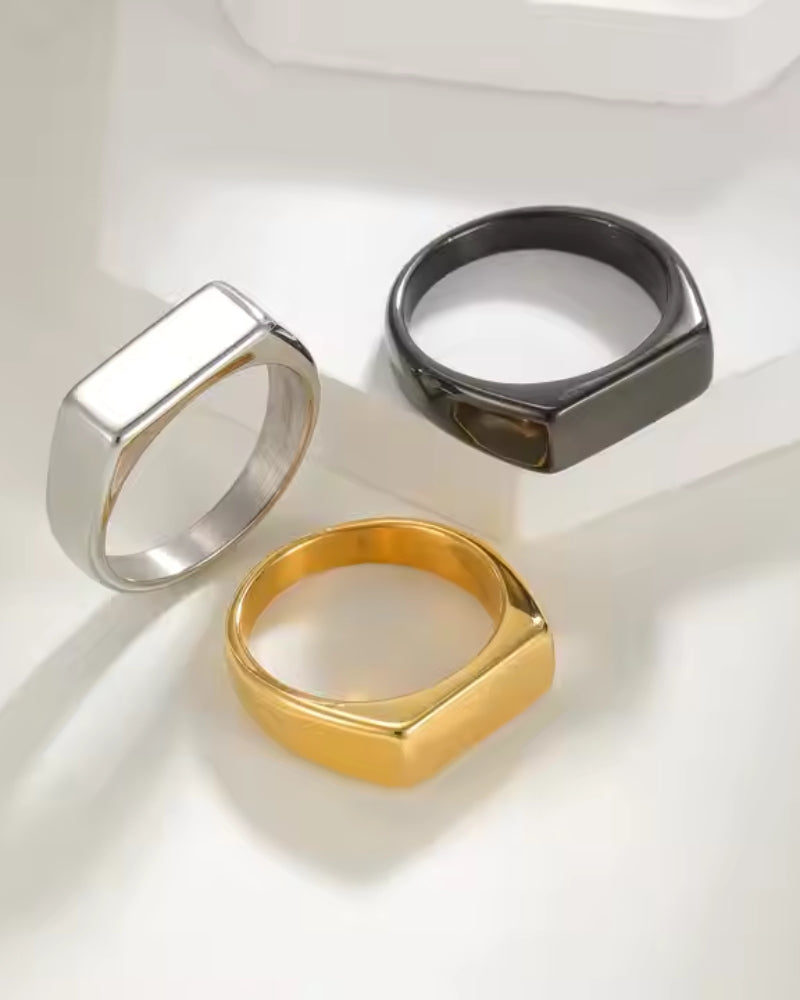 Notré style Ring